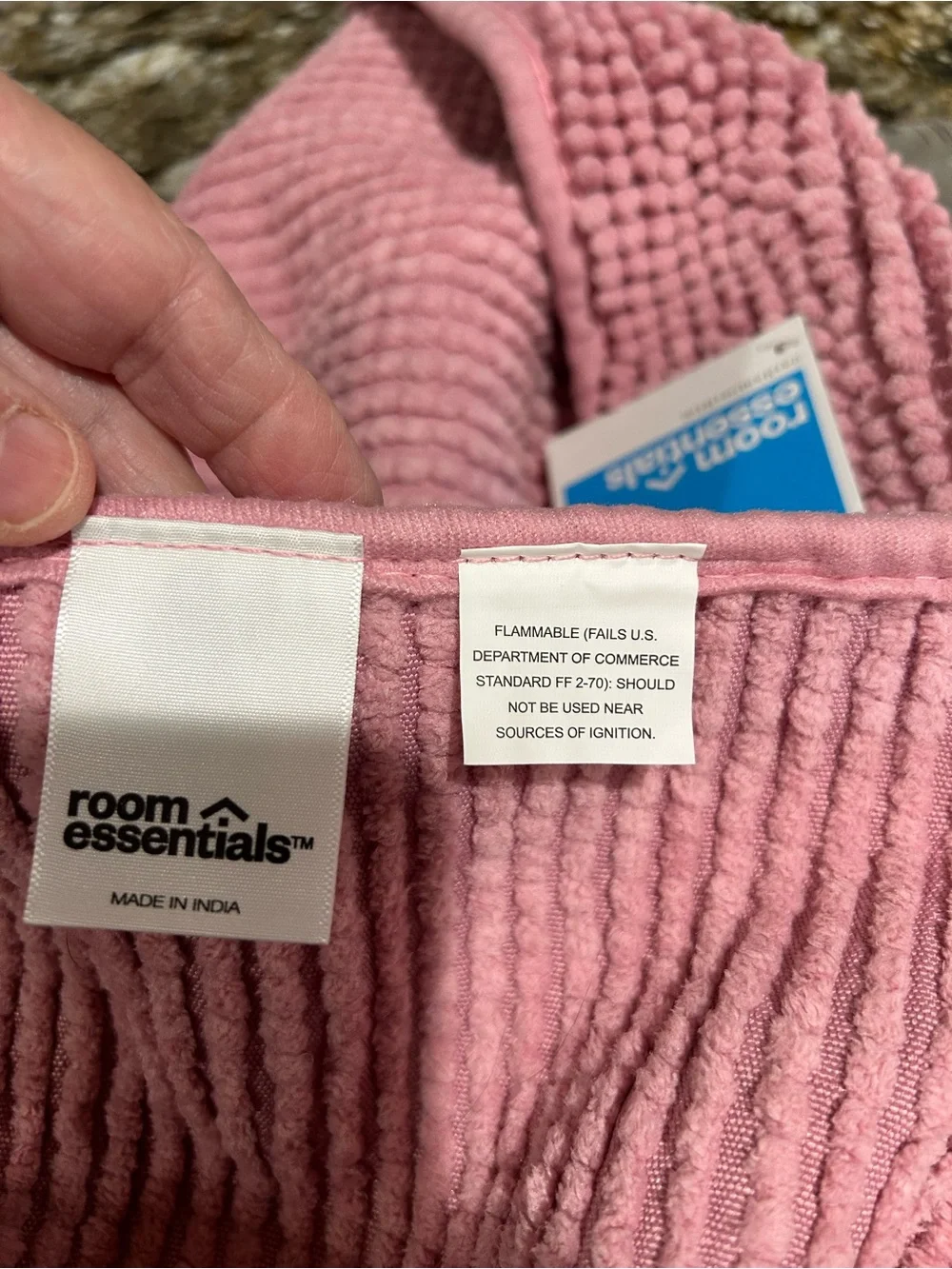 17x24 Room Essentials Pink Chenille Bath Rug
